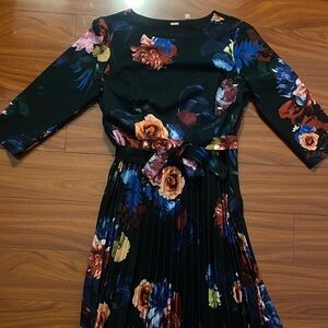 T Tahari Black Long-Sleeve Floral Pleated Midi Dress